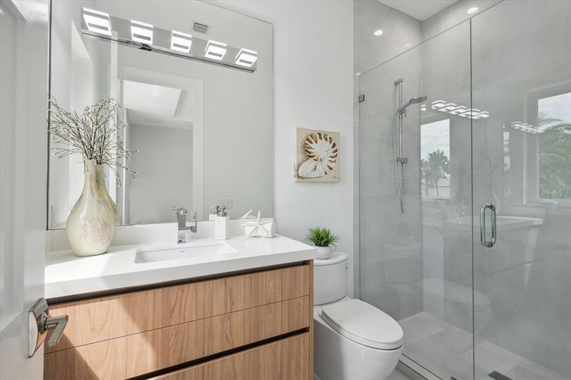 Image 32 of 38 For 2620 Aurelia Pl
