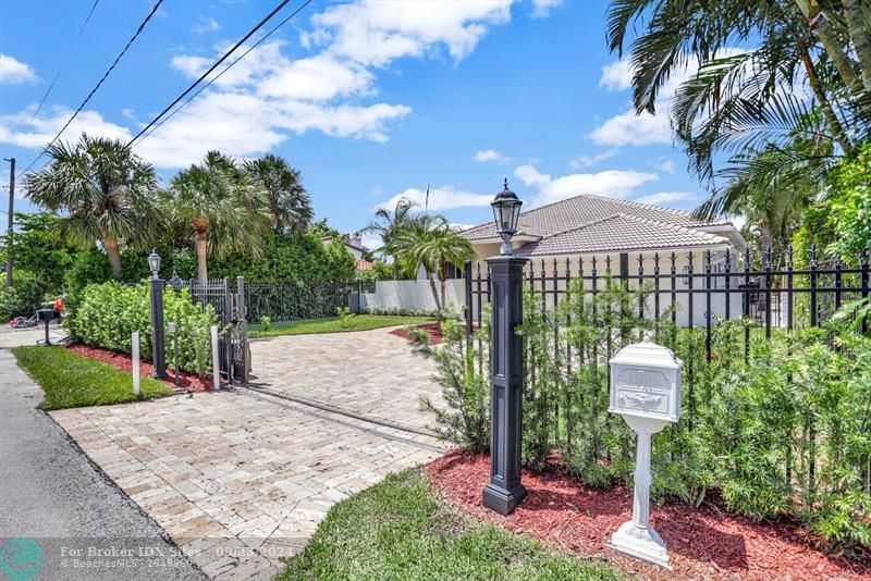 Details for 513 South Riverside Dr, Pompano Beach, FL 33062