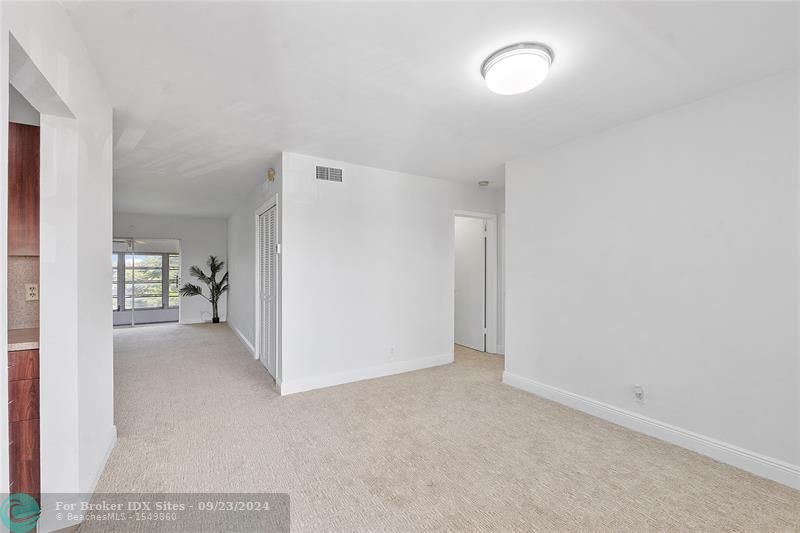 Image 3 of 10 For 4751 10th Ct  312