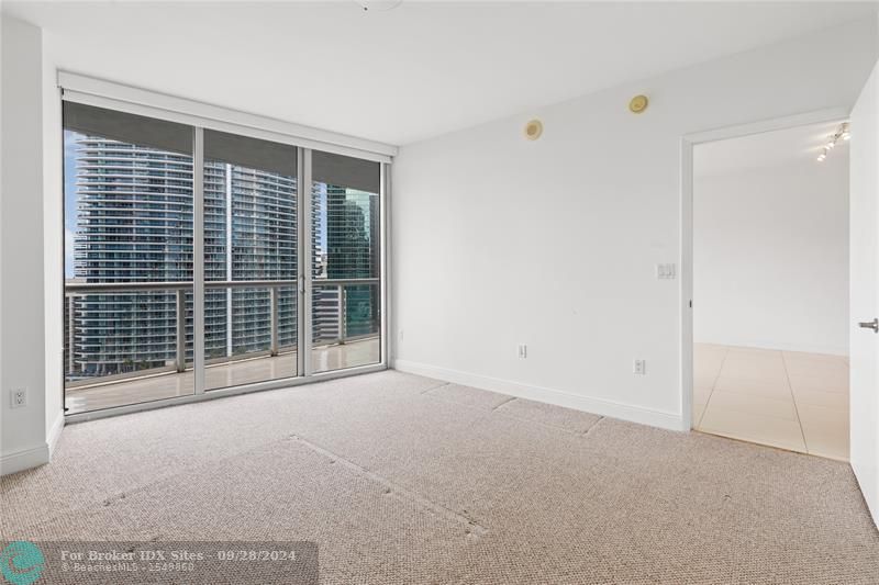 Image 20 of 42 For 465 Brickell Ave  2706