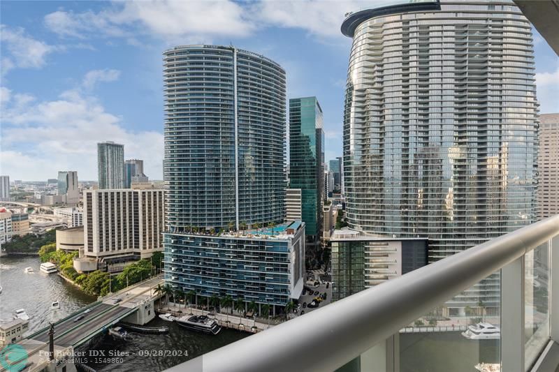 Image 29 of 42 For 465 Brickell Ave  2706