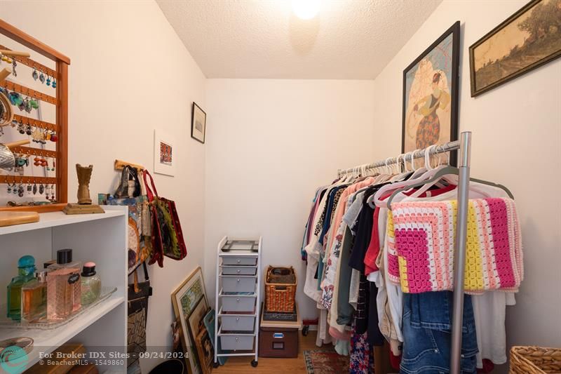 Image 14 of 17 For 7200 Ashmont Cir  113