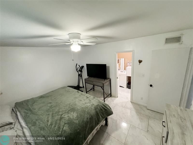 Image 17 of 29 For 11651 Royal Palm Blvd  304