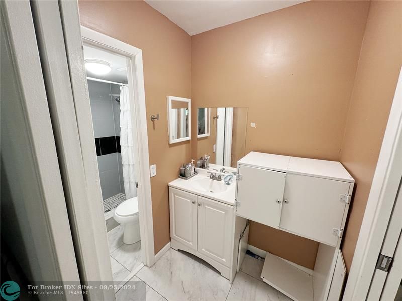 Image 21 of 29 For 11651 Royal Palm Blvd  304