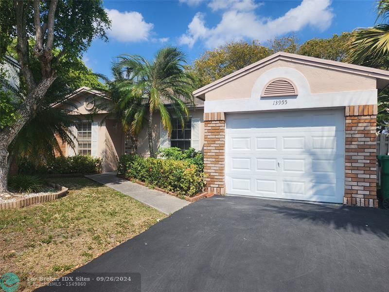 Details for 13955 Langley Pl, Davie, FL 33325