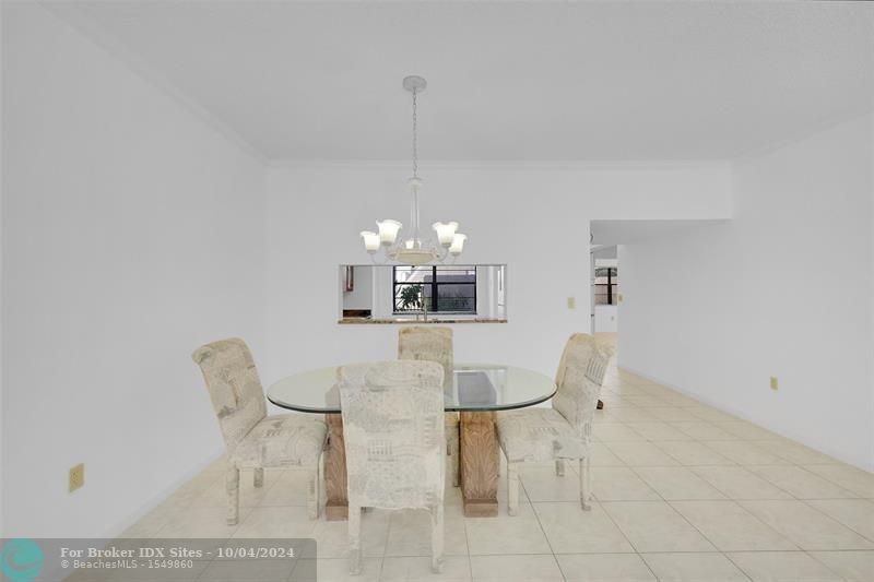 Image 11 of 38 For 6670 Villa Sonrisa Dr  211