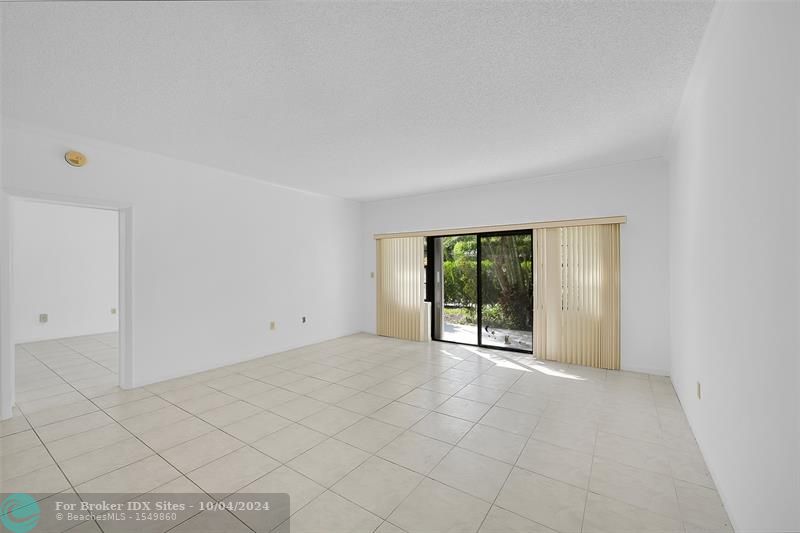 Image 12 of 38 For 6670 Villa Sonrisa Dr  211