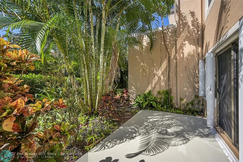 Image 28 of 38 For 6670 Villa Sonrisa Dr  211