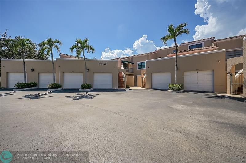 Image 33 of 38 For 6670 Villa Sonrisa Dr  211