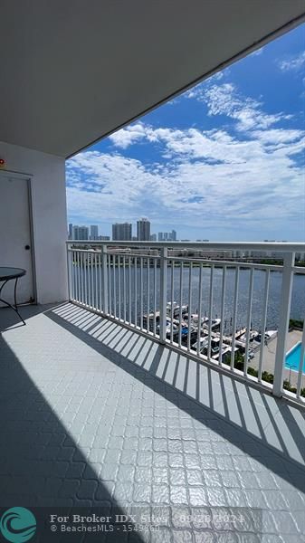 Image 13 of 58 For 18071 Biscayne Blvd  1201