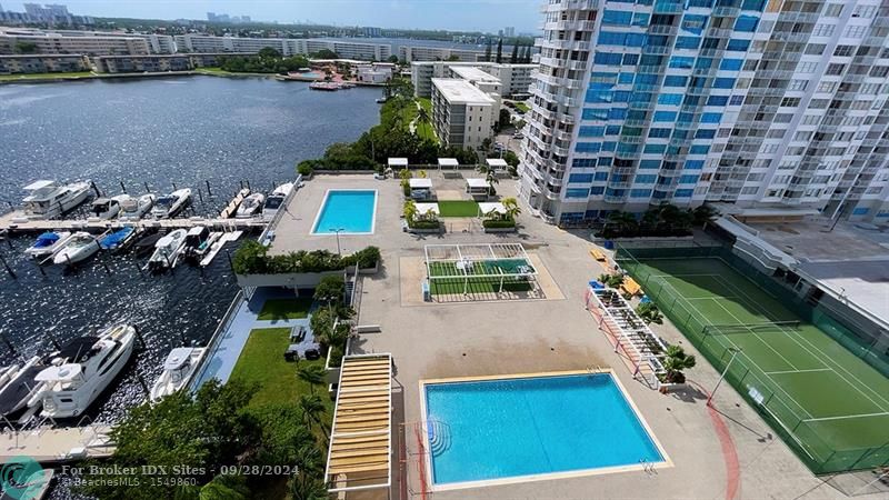 Image 15 of 58 For 18071 Biscayne Blvd  1201