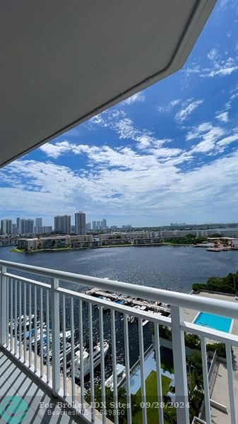 Image 3 of 58 For 18071 Biscayne Blvd  1201