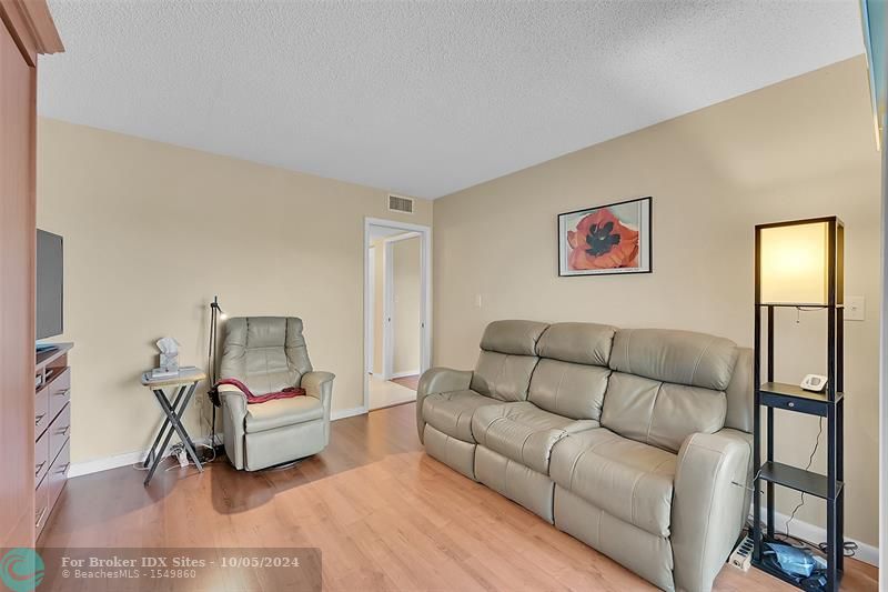 Image 21 of 46 For 7452 Ashmont Cir  310