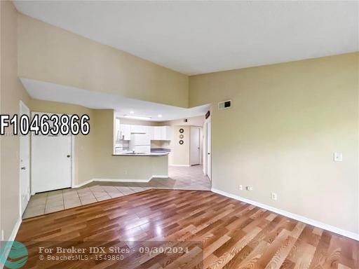 Image 7 of 25 For 4035 Mcnab Rd  F311