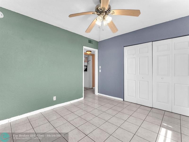 Image 15 of 21 For 5275 10th Ct  401