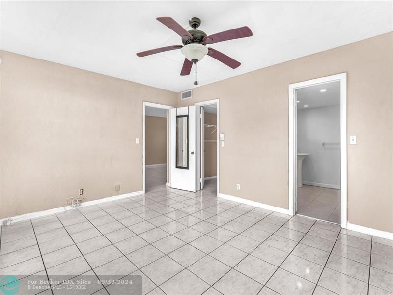 Image 17 of 21 For 5275 10th Ct  401