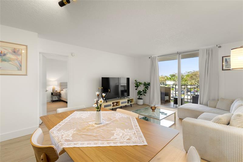 Image 11 of 65 For 2000 Ocean Blvd  2p