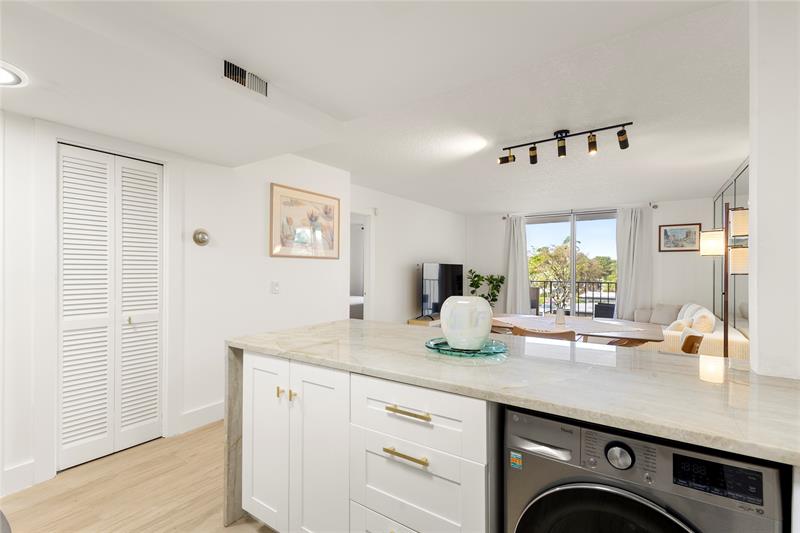Image 16 of 65 For 2000 Ocean Blvd  2p