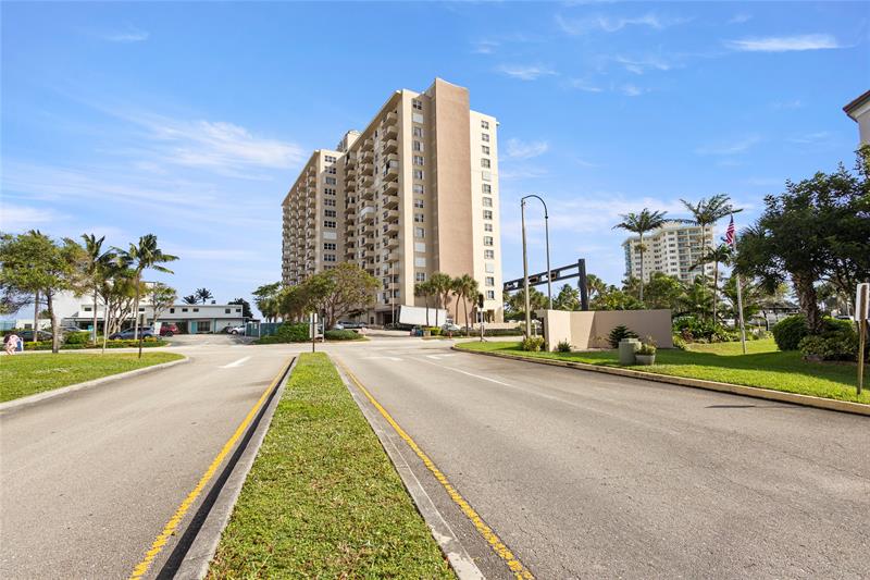 Image 3 of 65 For 2000 Ocean Blvd  2p