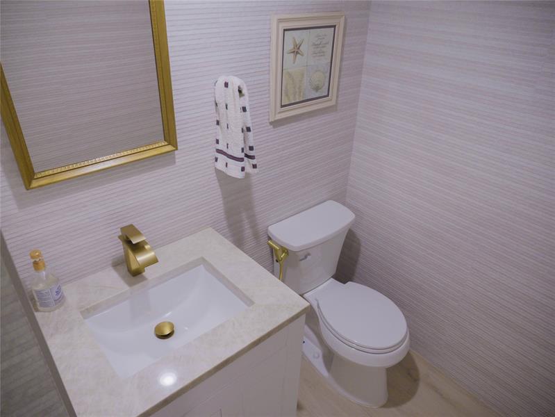 Image 34 of 65 For 2000 Ocean Blvd  2p