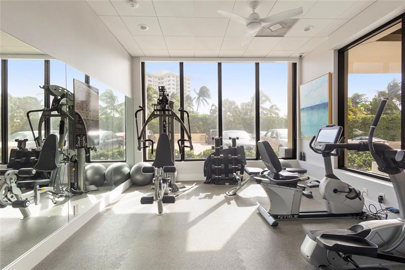 Image 48 of 65 For 2000 Ocean Blvd  2p