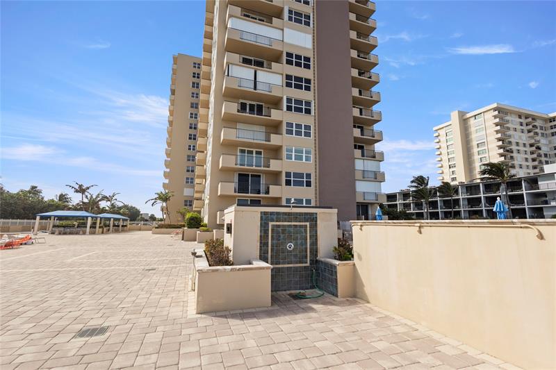 Image 52 of 65 For 2000 Ocean Blvd  2p