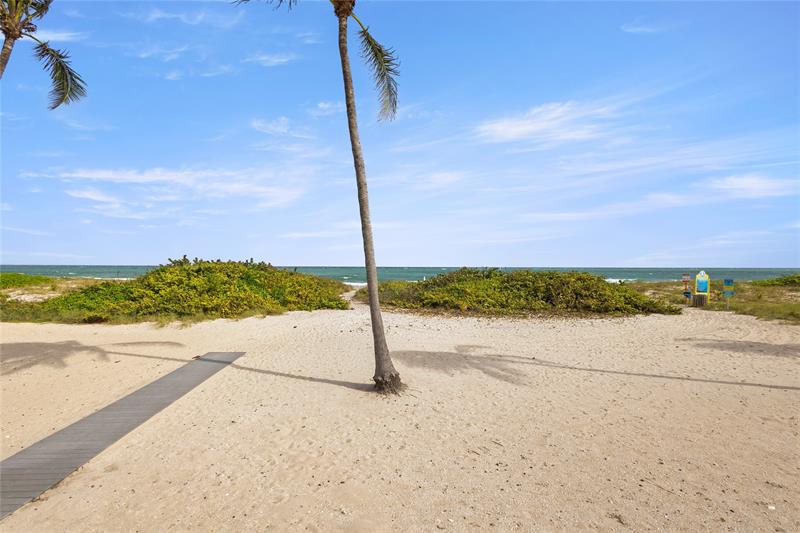 Image 57 of 65 For 2000 Ocean Blvd  2p