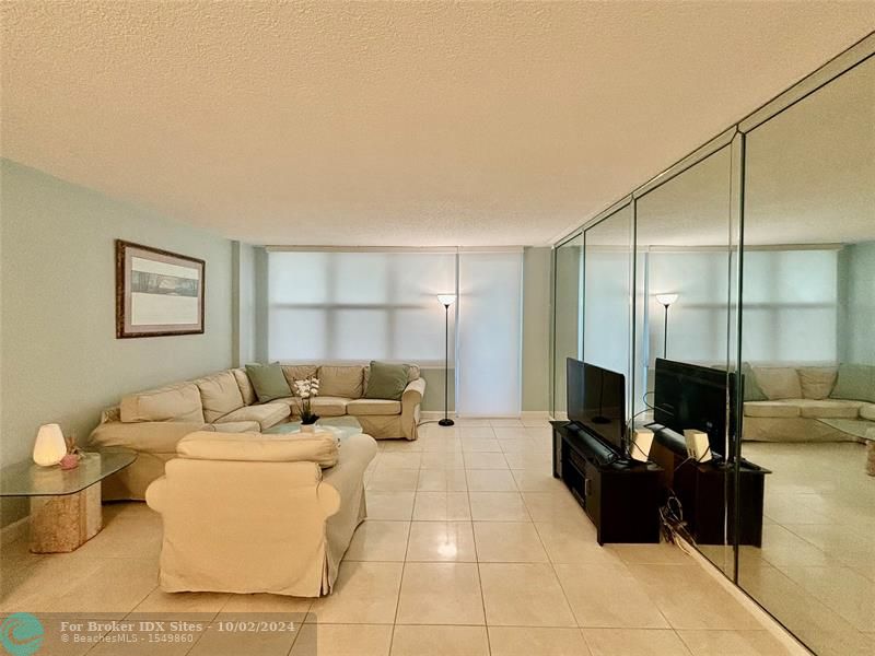 Image 14 of 31 For 3725 Ocean Dr  1612