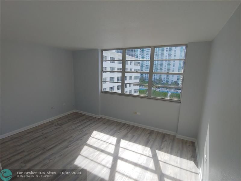 Image 12 of 30 For 905 Brickell Bay Dr  1924