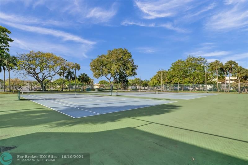 Image 12 of 46 For 4980 Sabal Palm Blvd  330