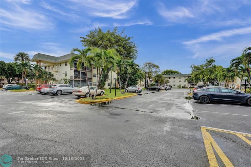 Image 14 of 46 For 4980 Sabal Palm Blvd  330