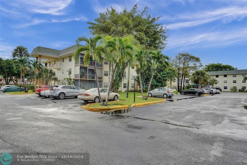 Image 15 of 46 For 4980 Sabal Palm Blvd  330