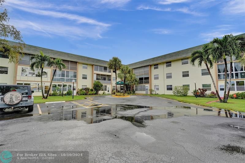 Image 16 of 46 For 4980 Sabal Palm Blvd  330