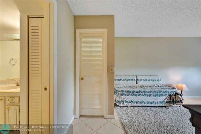 Image 38 of 46 For 4980 Sabal Palm Blvd  330