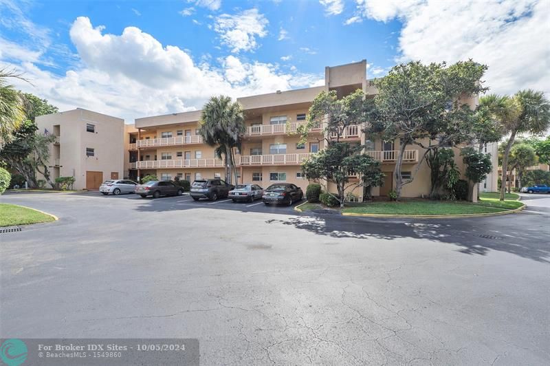 Image 4 of 43 For 8380 Lagos De Campo Blvd  102