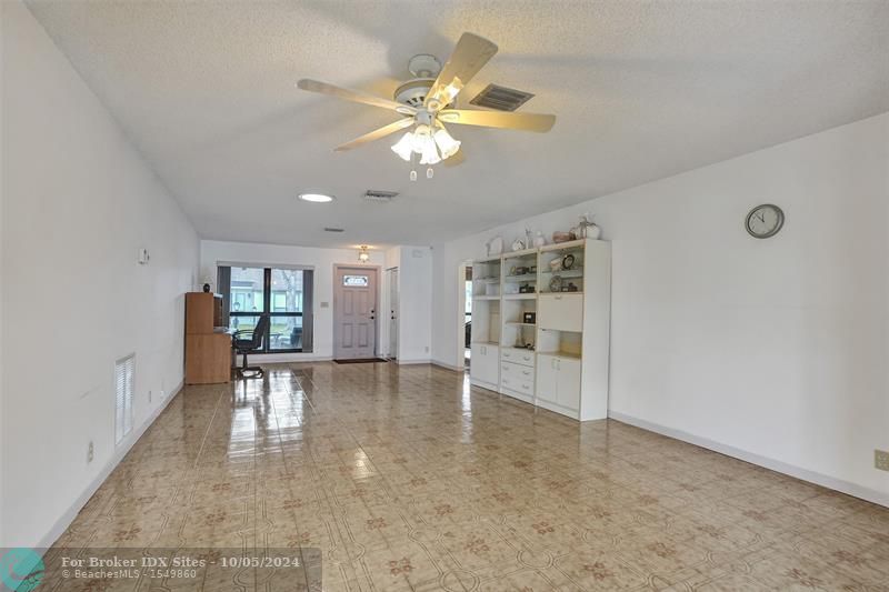 Image 11 of 81 For 2077 17th Dr