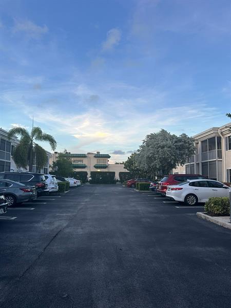 Image 4 of 19 For 140 Cypress Club Dr  409