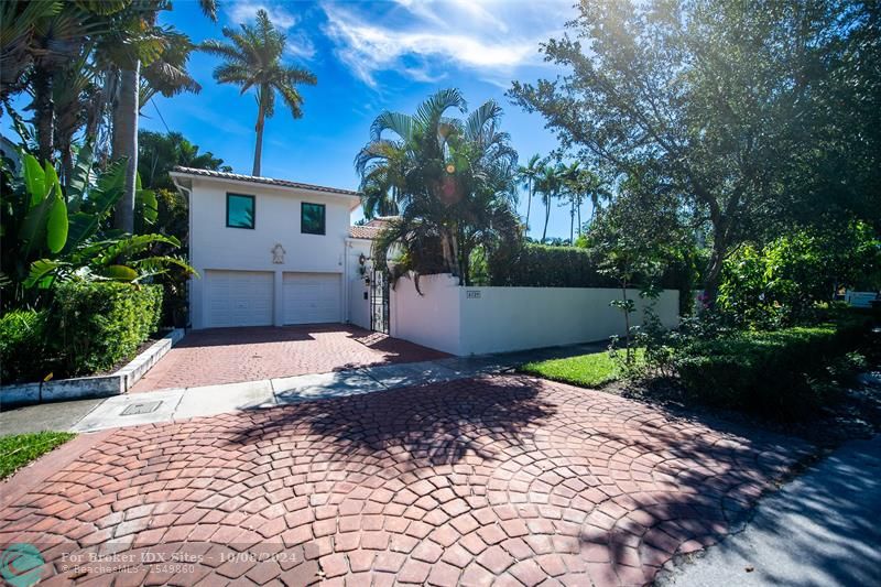 Details for 4329 Bay Rd  , Miami Beach, FL 33140