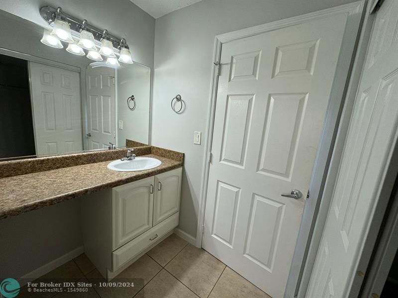 Image 12 of 17 For 5884 Morningstar Cir  106