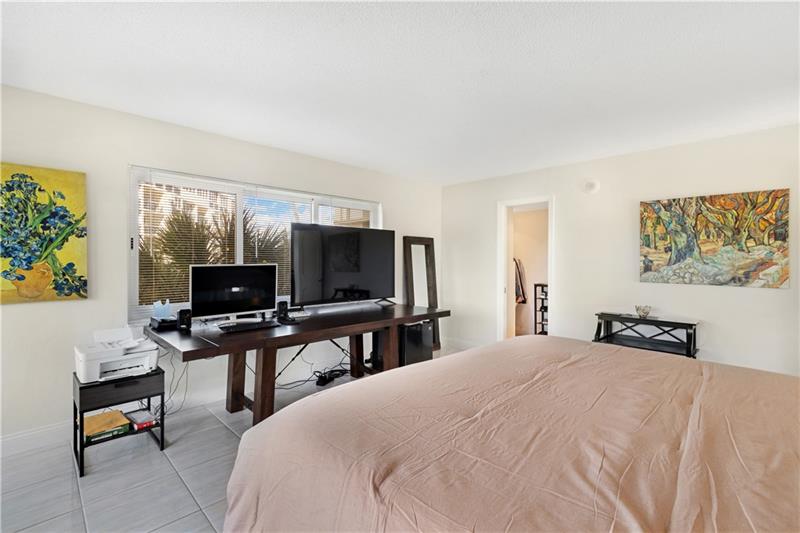 Image 24 of 67 For 1151 Fort Lauderdale Beach Blvd  3c