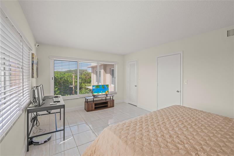 Image 9 of 67 For 1151 Fort Lauderdale Beach Blvd  3c