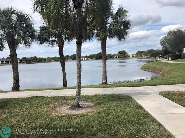 Details for 211 Lake Pointe Dr  202, Oakland Park, FL 33309