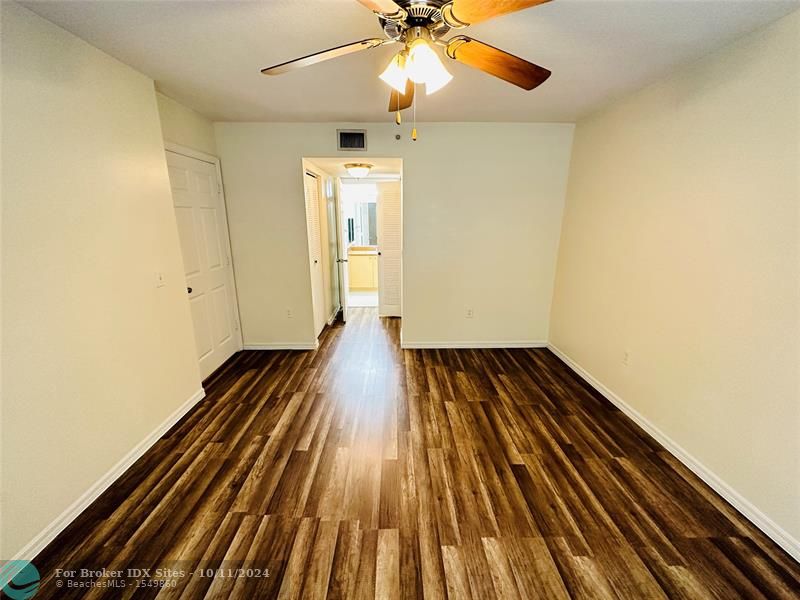 Image 10 of 21 For 4021 San Marino Blvd  106