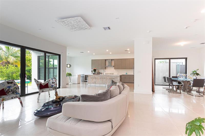 Image 14 of 43 For 8567 Dream Falls St