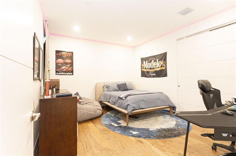 Image 31 of 43 For 8567 Dream Falls St