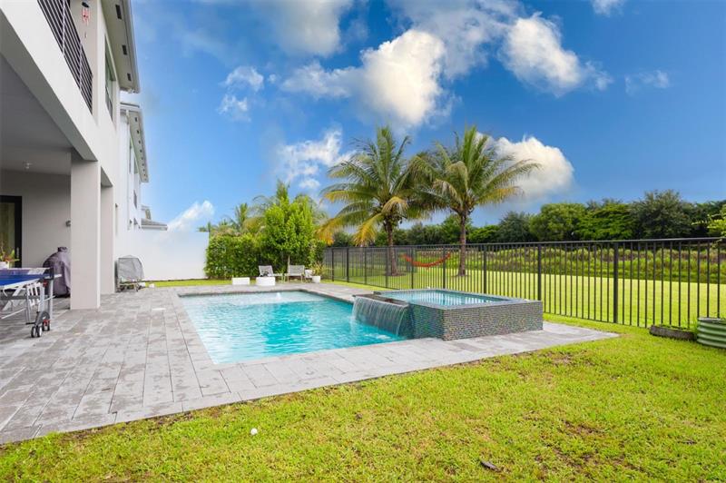 Image 38 of 43 For 8567 Dream Falls St