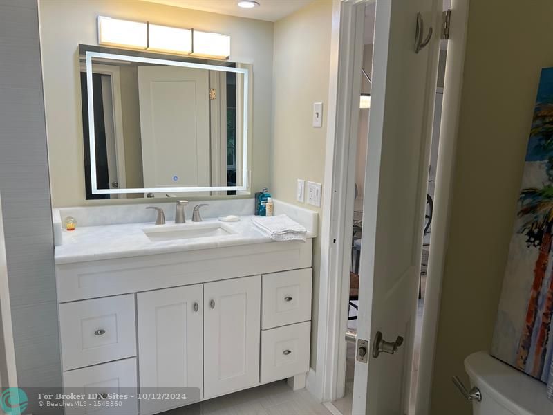 Image 11 of 24 For 639 Oakland Park Blvd  114-d