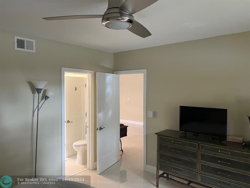 Image 17 of 24 For 639 Oakland Park Blvd  114-d