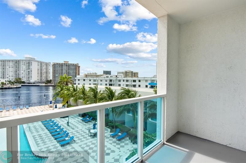 Details for 1945 Ocean Dr  307, Hallandale Beach, FL 33009