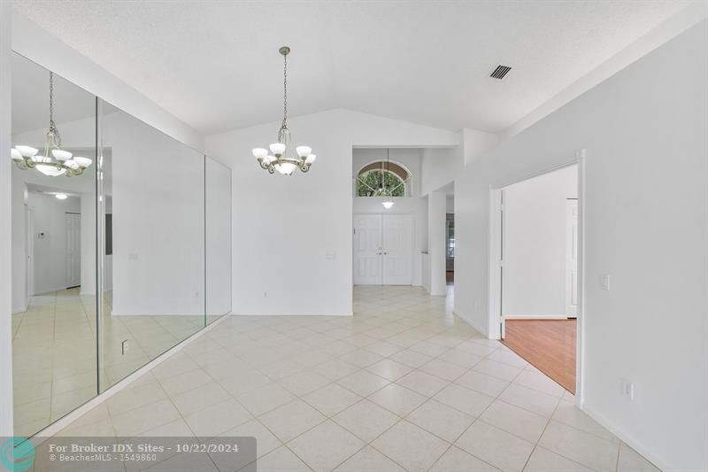 Image 13 of 74 For 11721 Castellon Ct